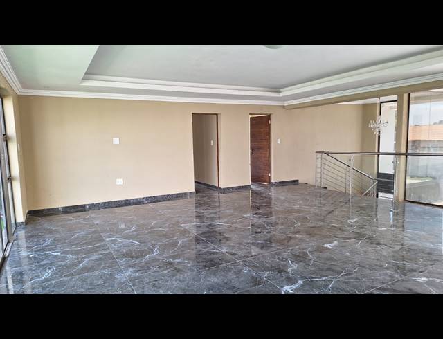 6 BEDROOM HOUSE FOR SALE IN RIVERSDALE